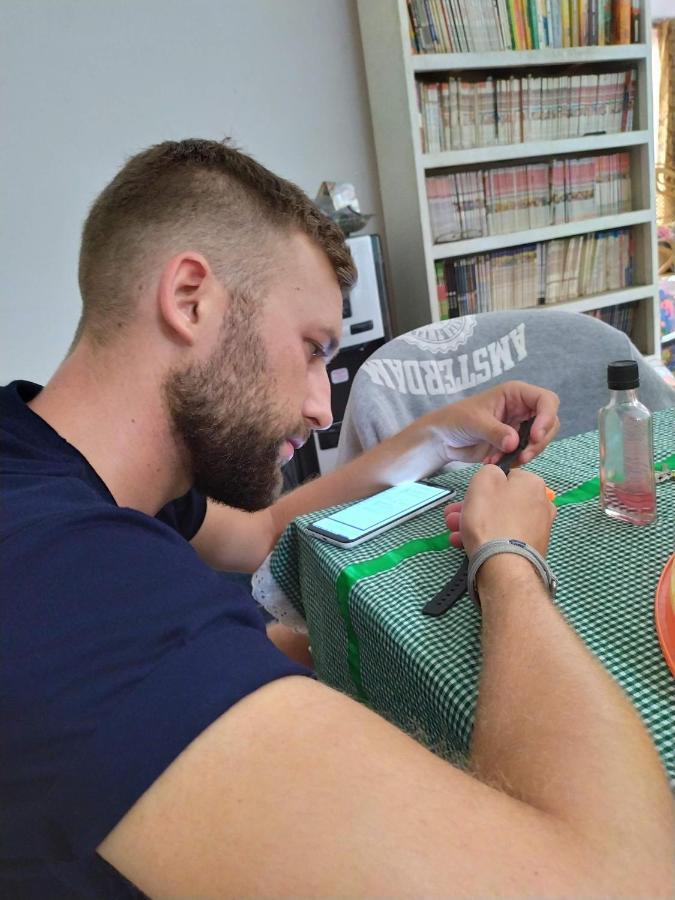 לינה וארוחת בוקר מאלאנג Griya Backpacker Pak Yon מראה חיצוני תמונה